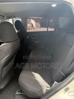 Toyota RAV4 2010 White