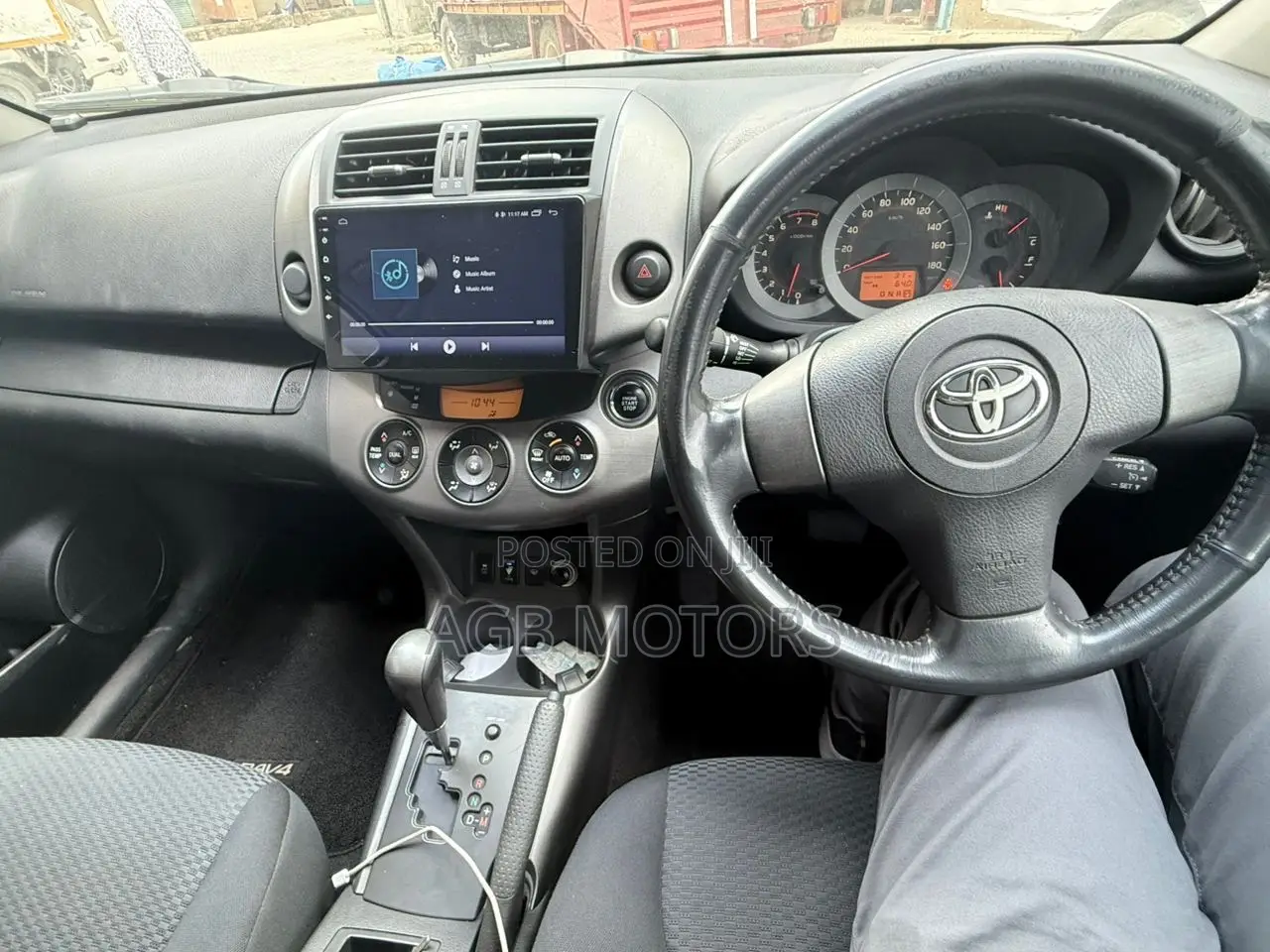 Toyota RAV4 2010 White