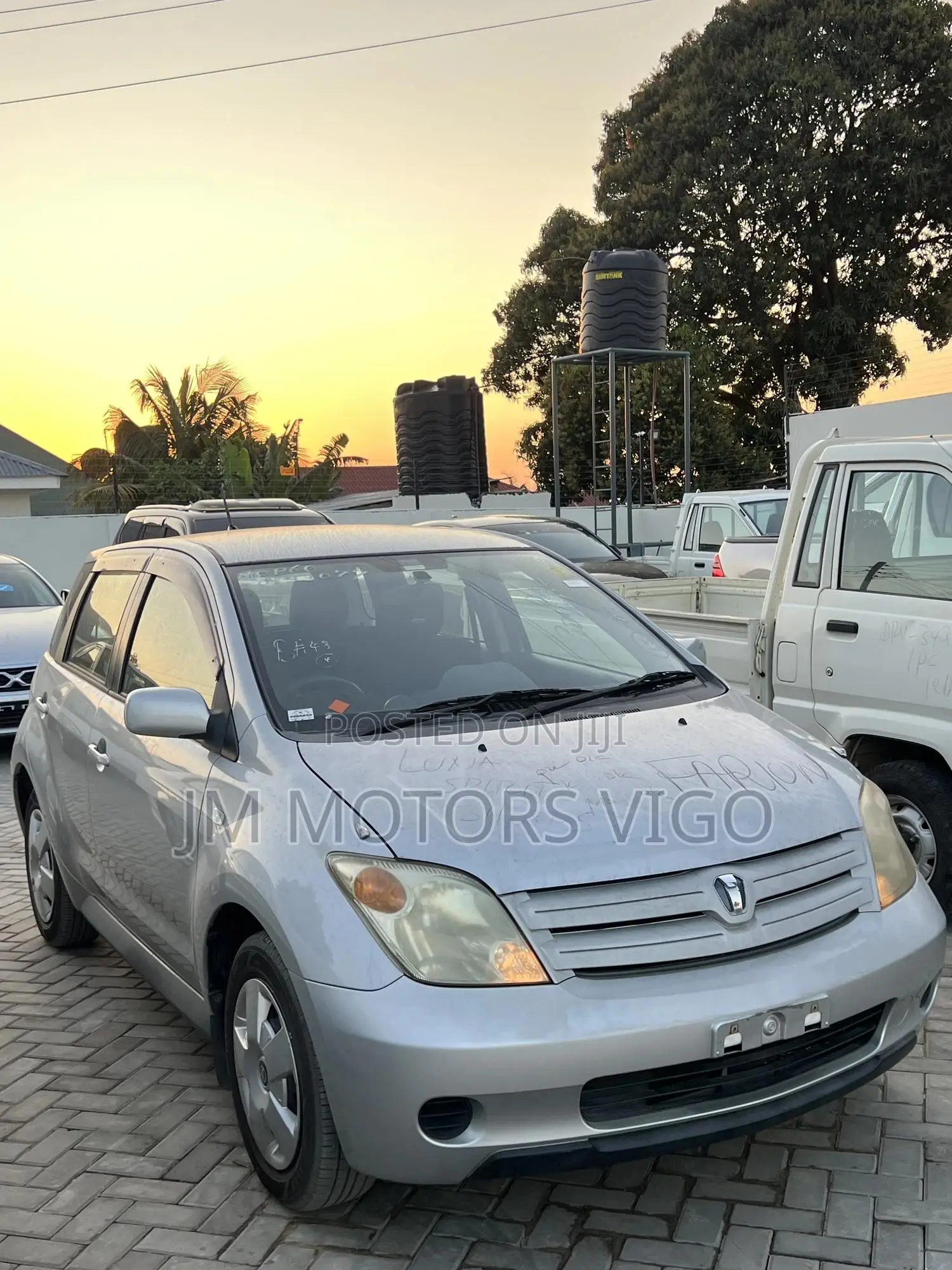 Toyota IST 2004 Silver