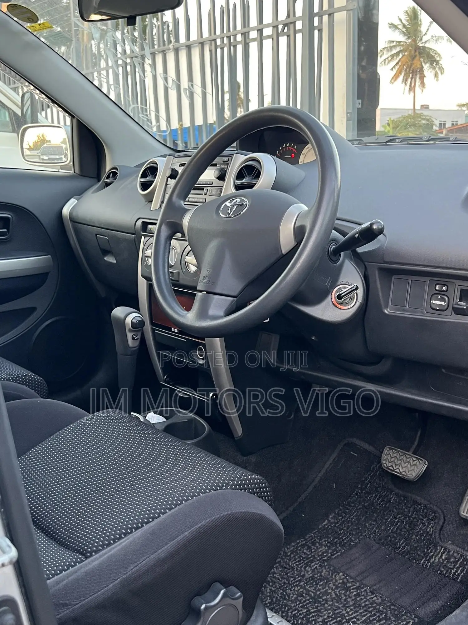 Toyota IST 2004 Silver