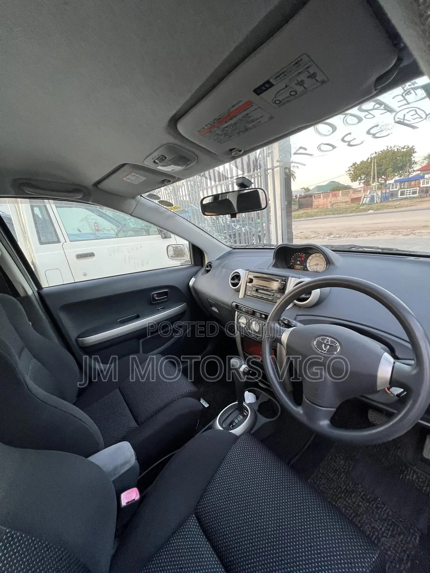 Toyota IST 2004 Silver