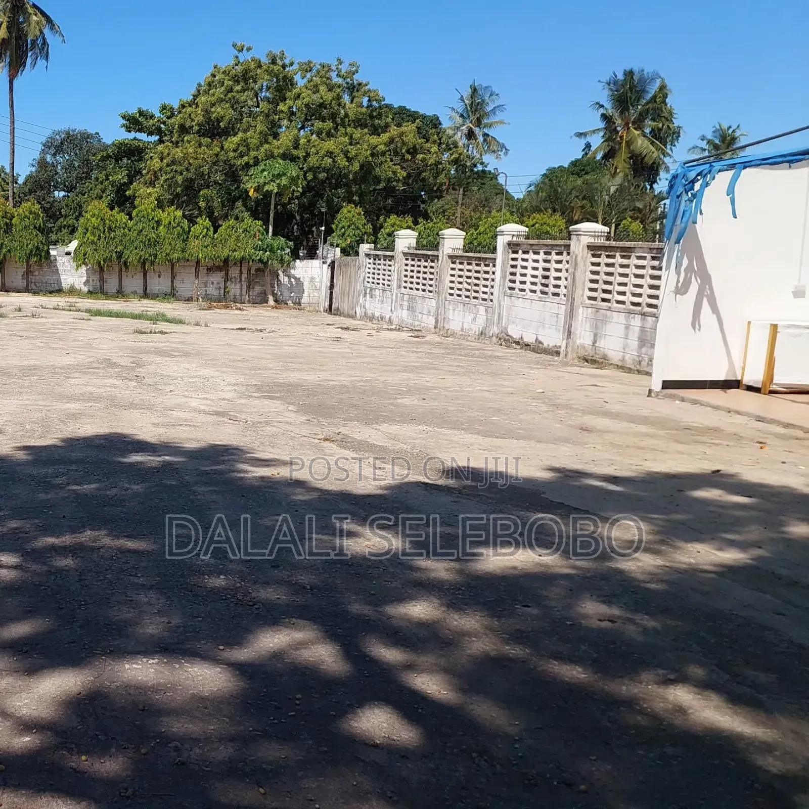 Hall With Yard and Office Tu at Mbez Beach Makonde