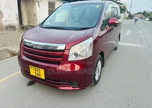 Toyota Noah 2009 Red