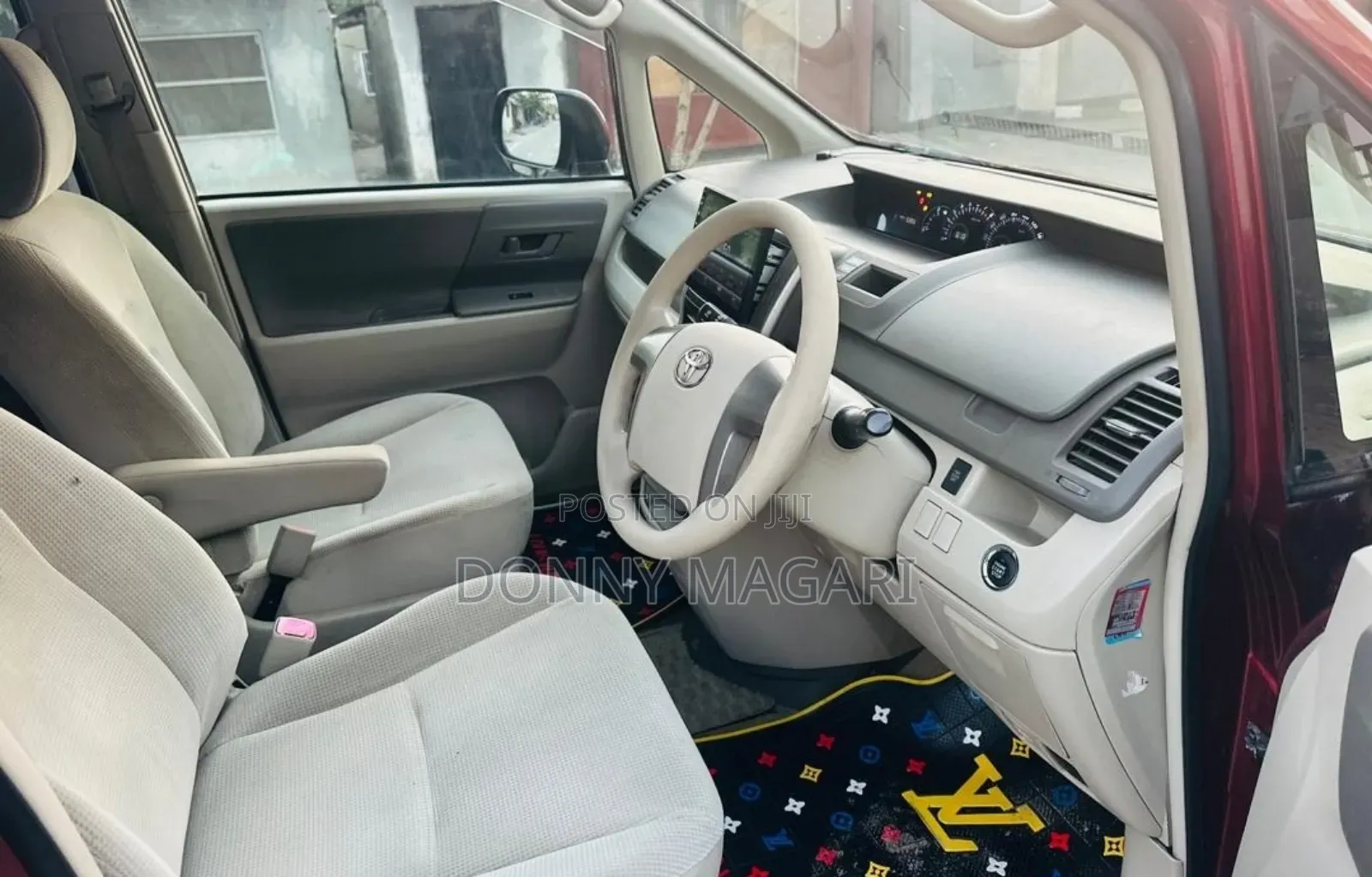Toyota Noah 2009 Red
