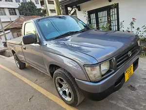 Toyota Hilux 2001 Gray
