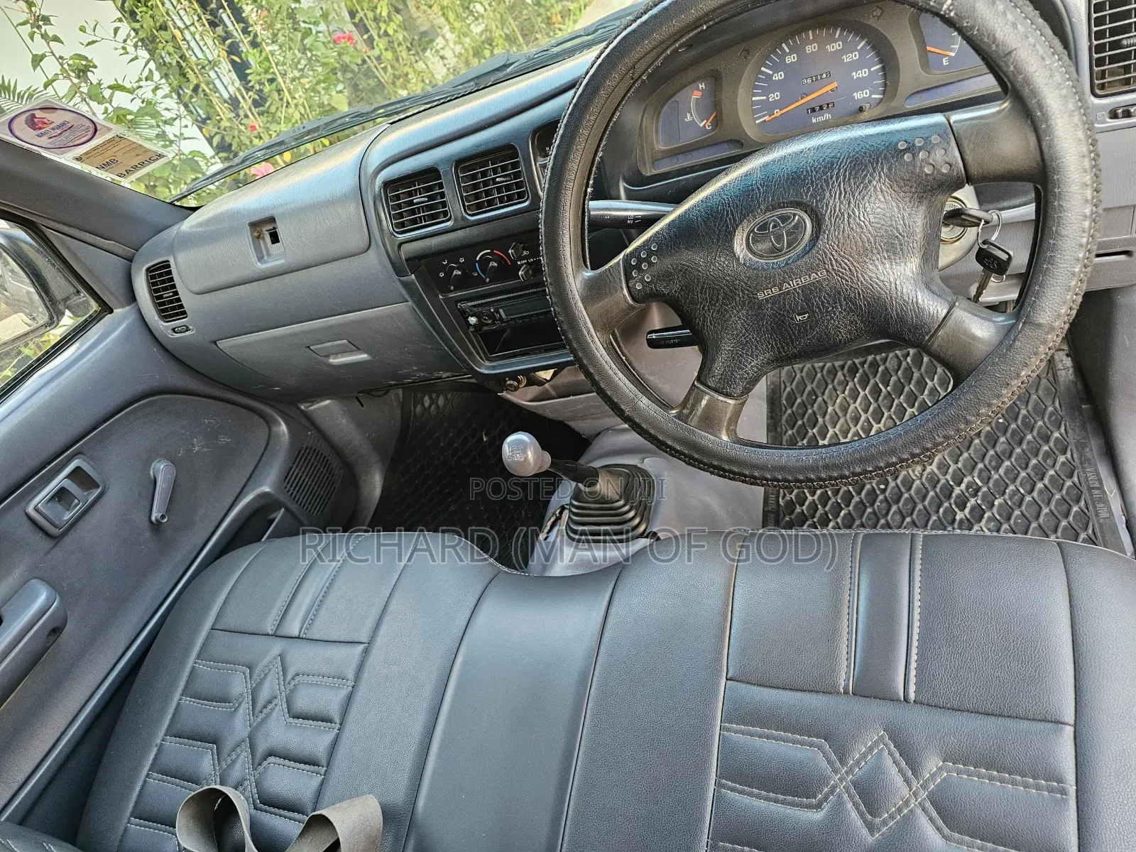 Toyota Hilux 2001 Gray