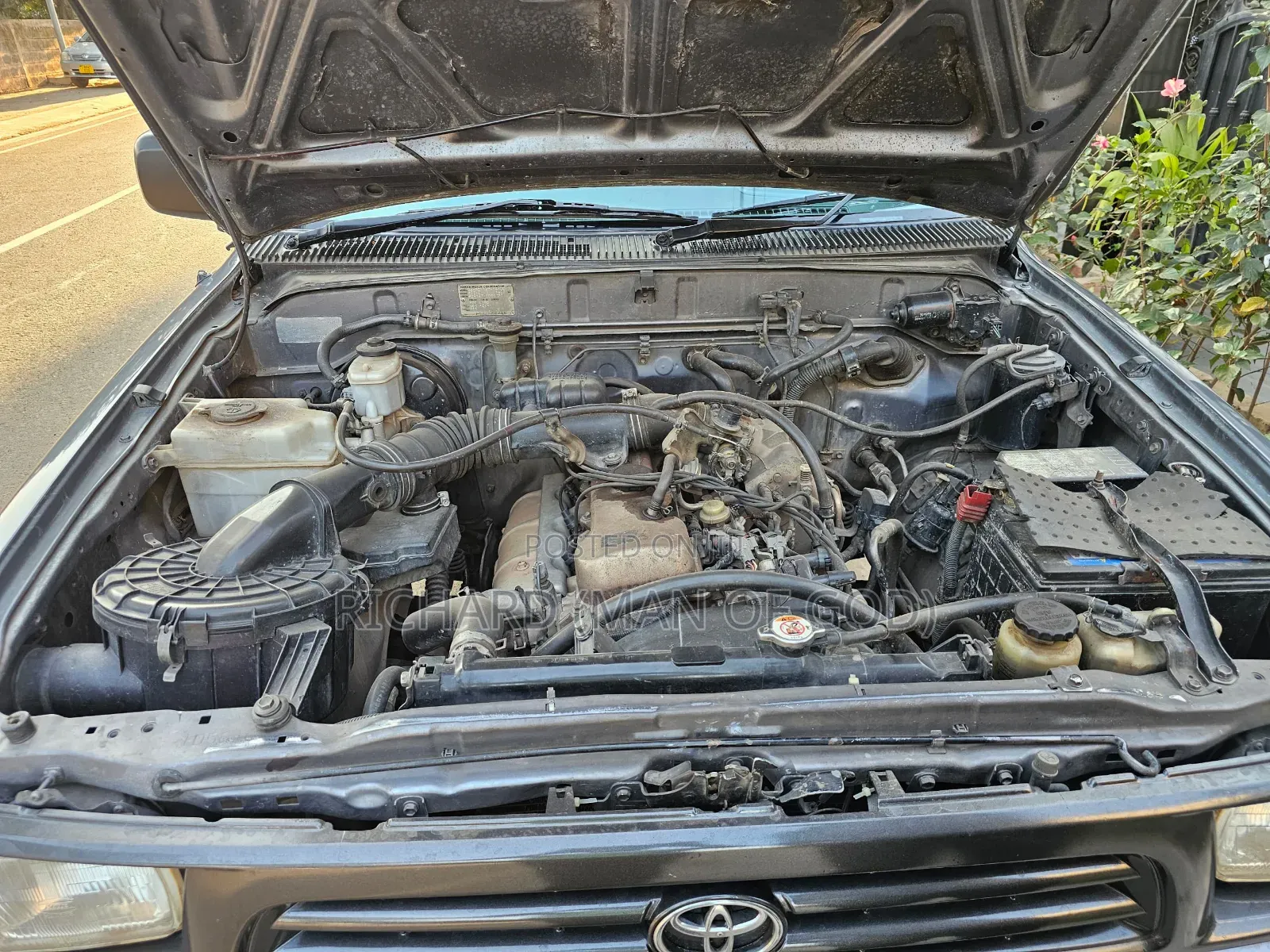 Toyota Hilux 2001 Gray
