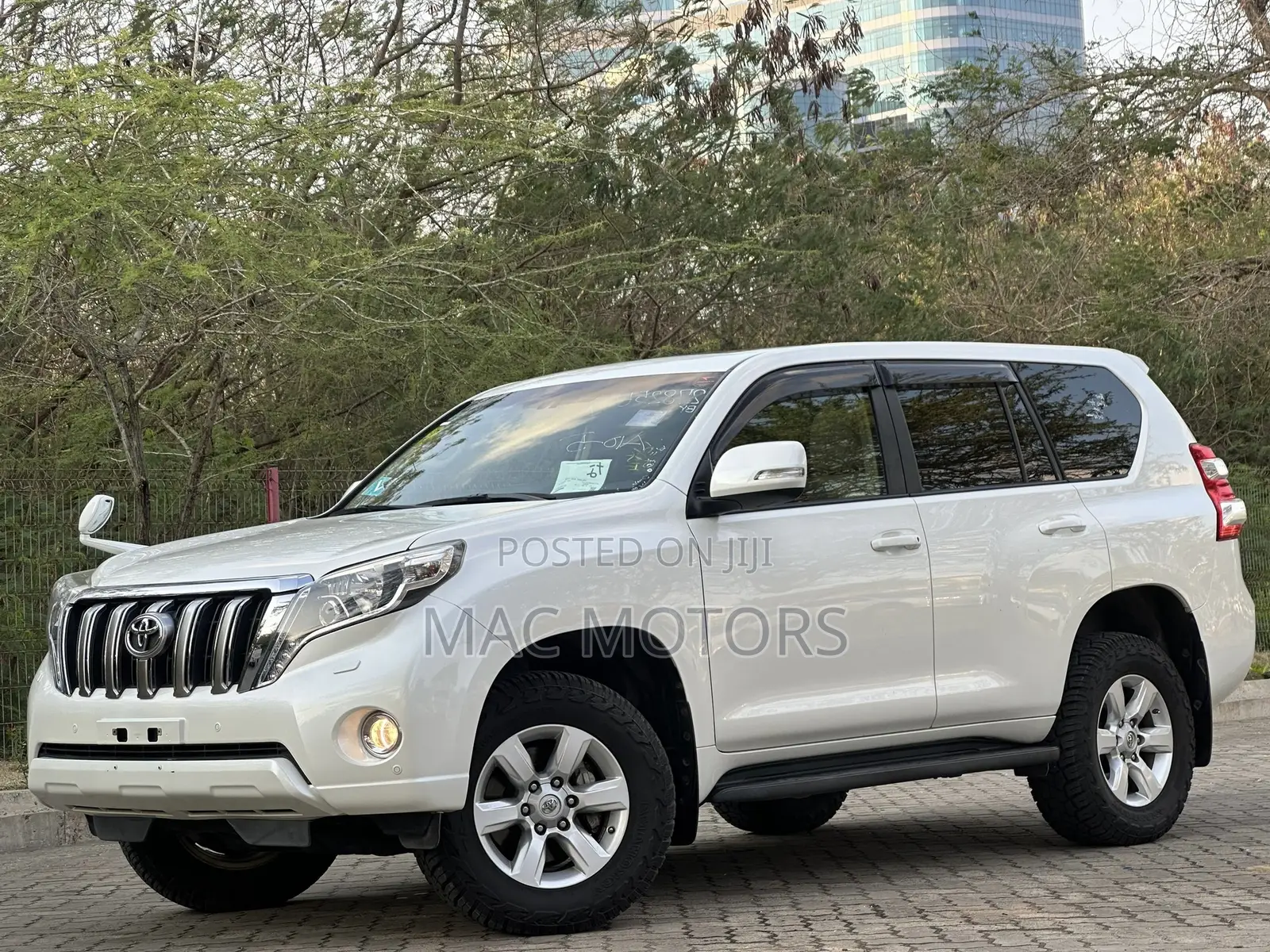 Toyota Land Cruiser Prado 2015 White