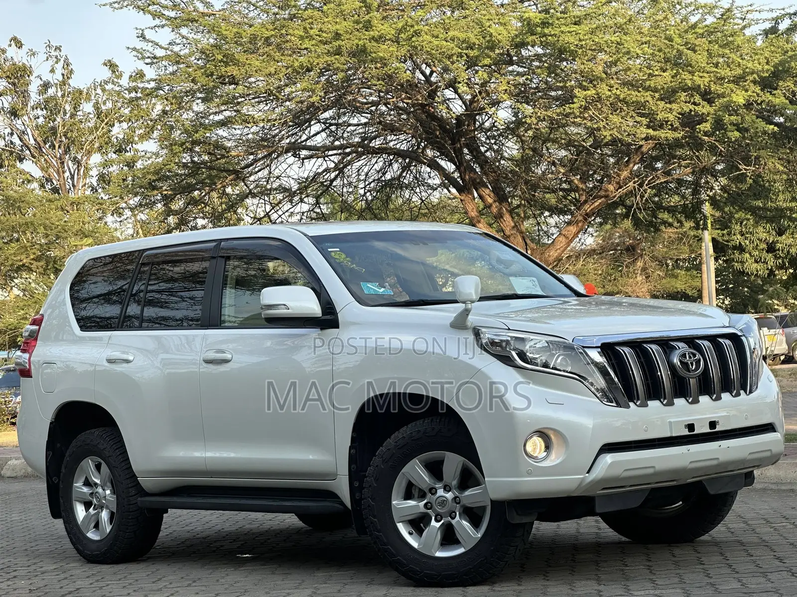 Toyota Land Cruiser Prado 2015 White