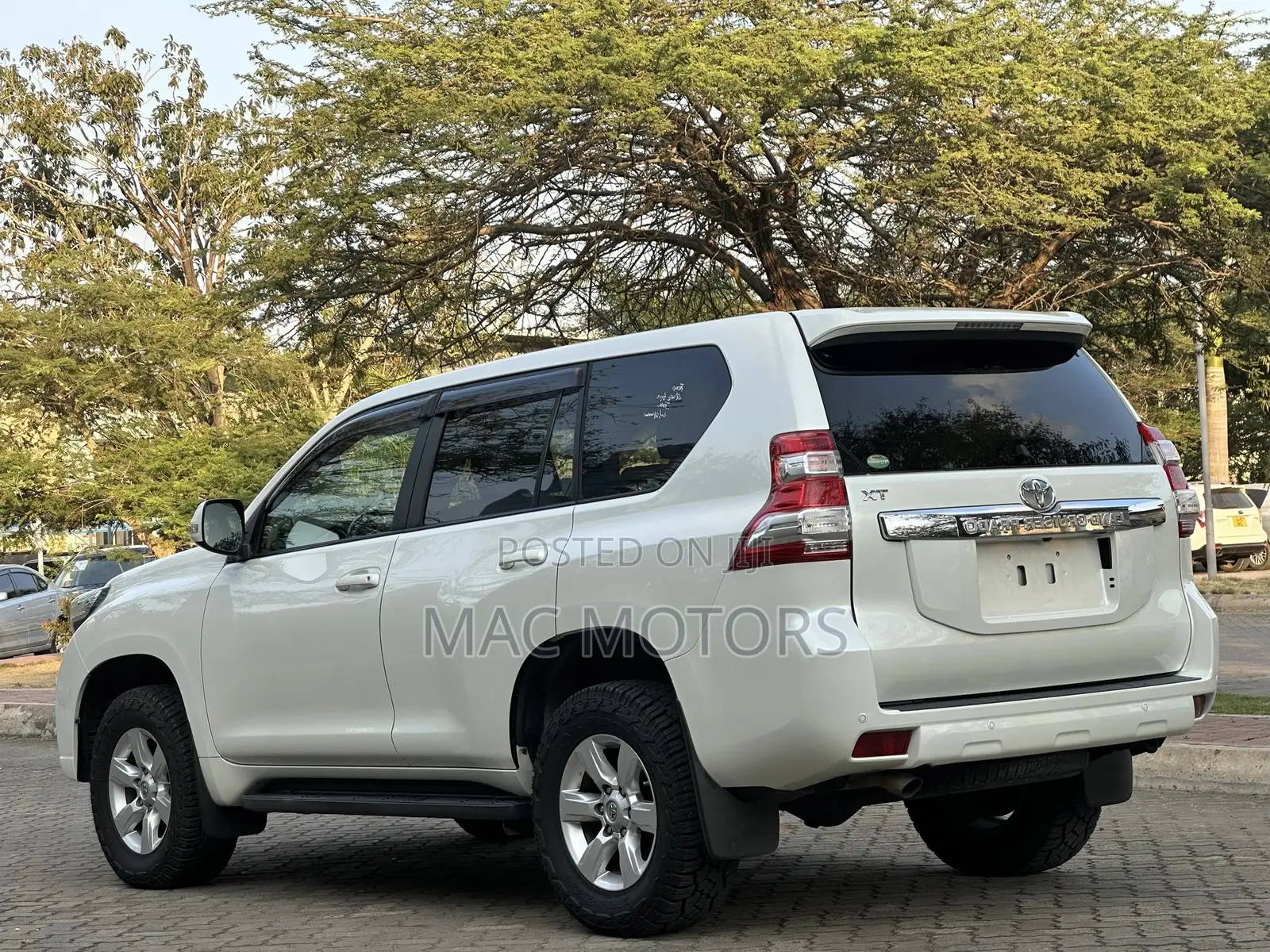 Toyota Land Cruiser Prado 2015 White