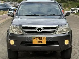 Toyota Fortuner 2.7 AWD 2006 Gray