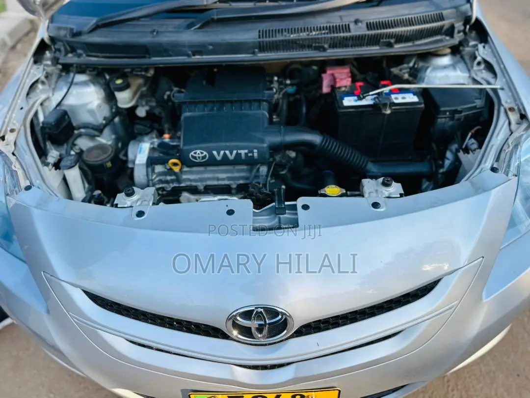 Toyota Belta 2006 Silver