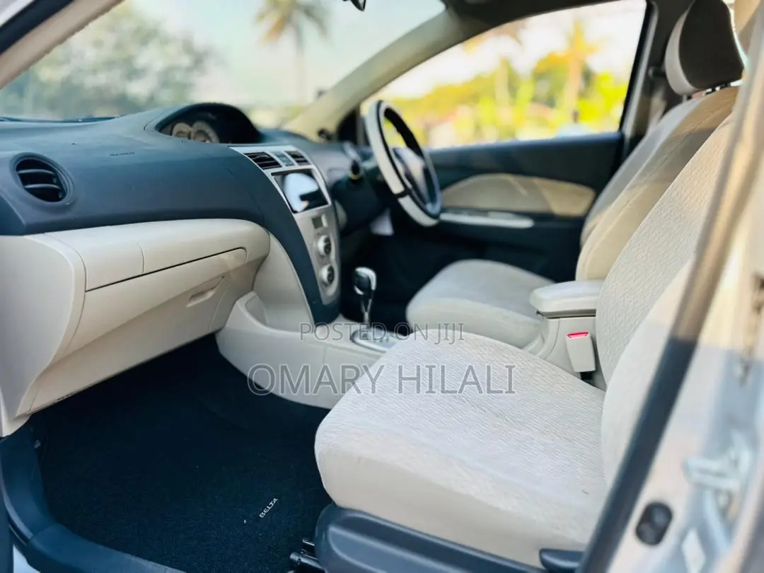 Toyota Belta 2006 Silver