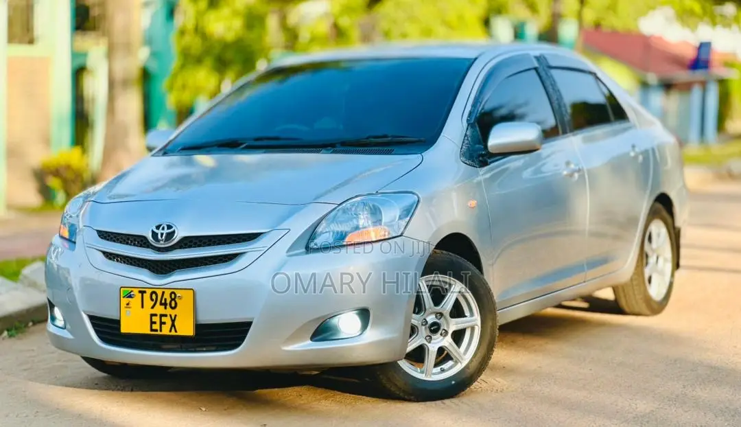 Toyota Belta 2006 Silver