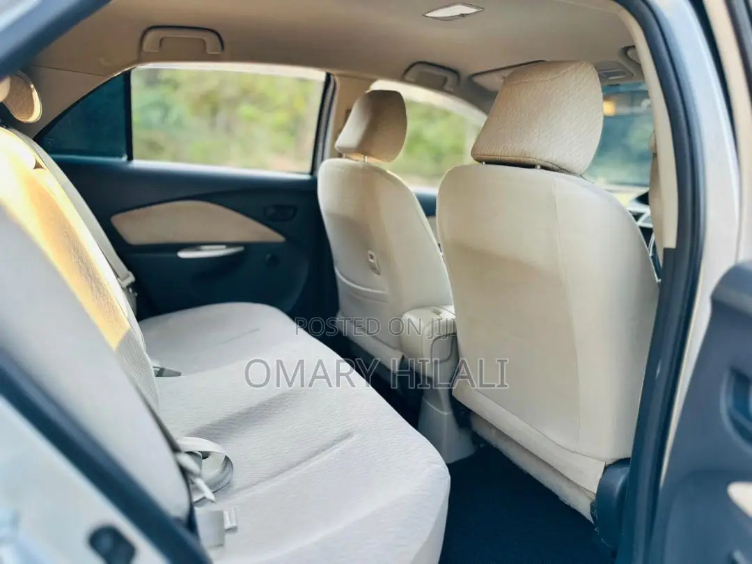 Toyota Belta 2006 Silver
