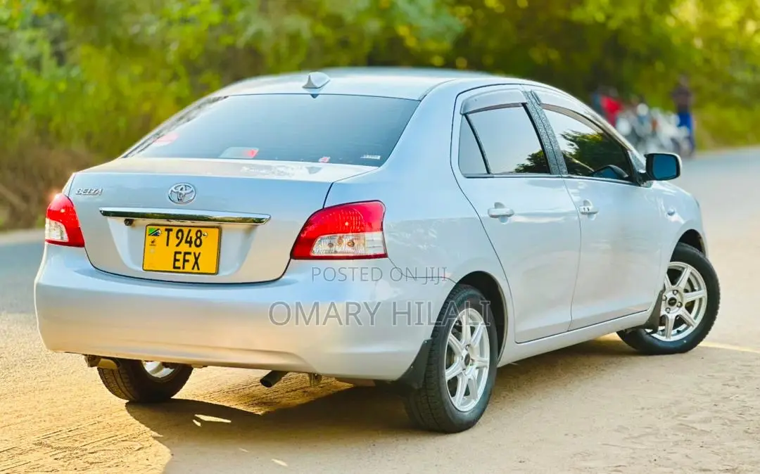 Toyota Belta 2006 Silver