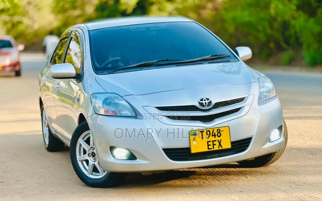 Toyota Belta 2006 Silver