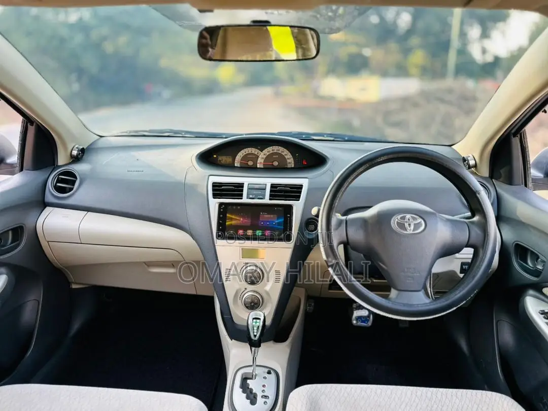 Toyota Belta 2006 Silver