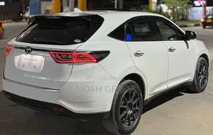 Toyota Harrier 2.0 2015 White