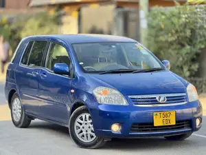 Toyota Raum 2004 Blue