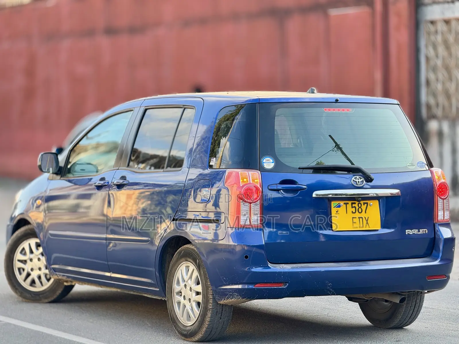 Toyota Raum 2004 Blue