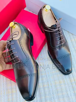 Ferregamo Brown Leather Shoes / Moccains Classic for Men