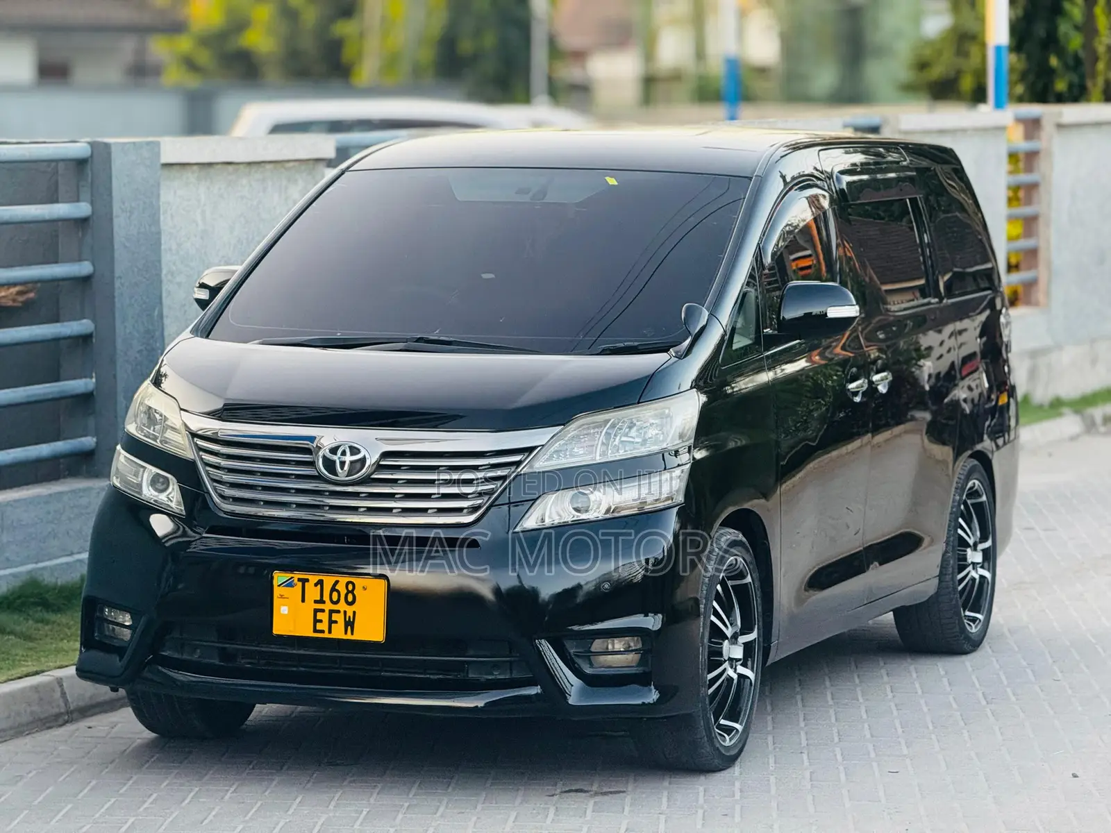 Toyota Vellfire 2010 Black