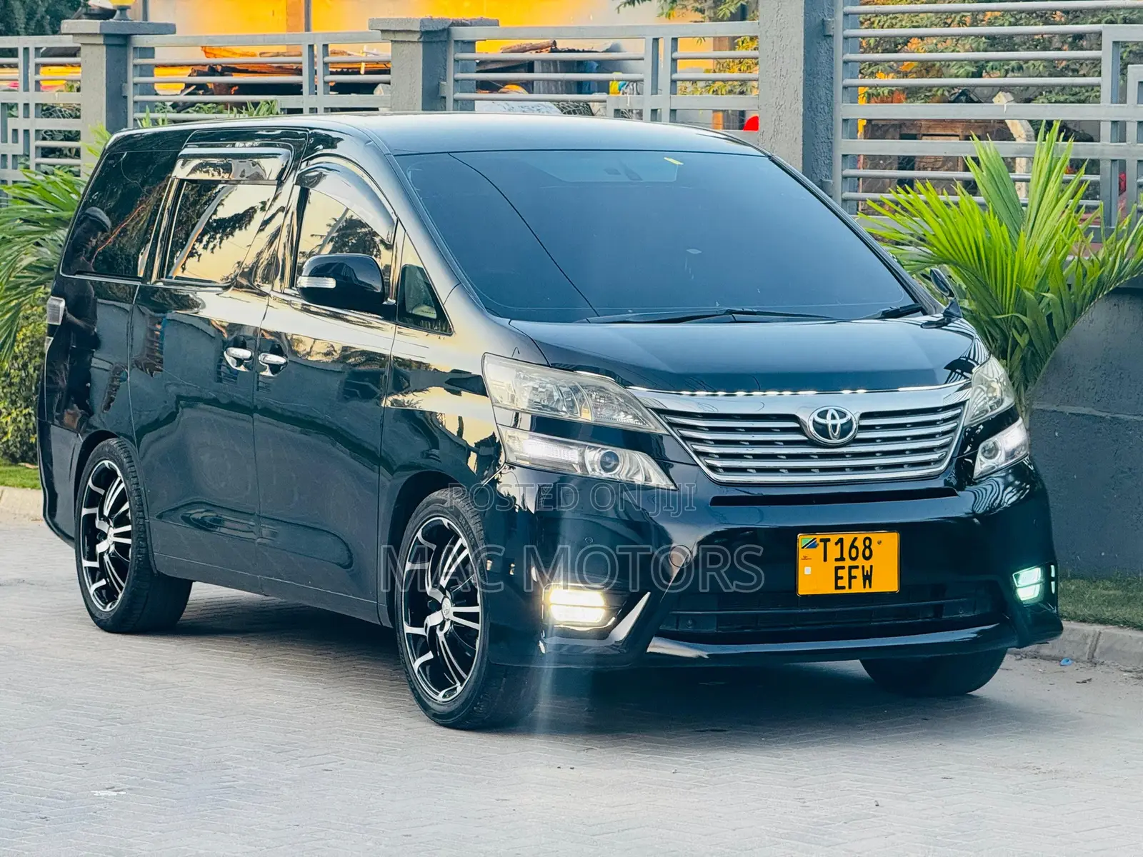 Toyota Vellfire 2010 Black