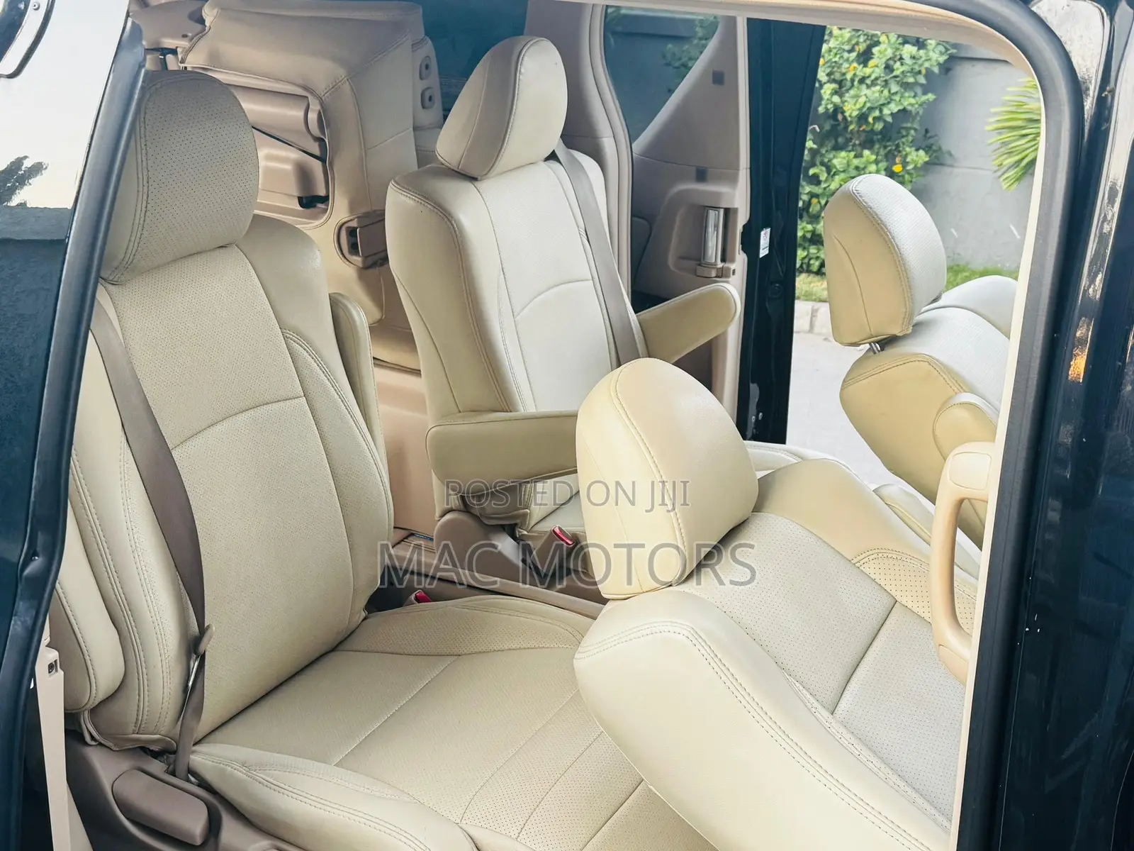Toyota Vellfire 2010 Black