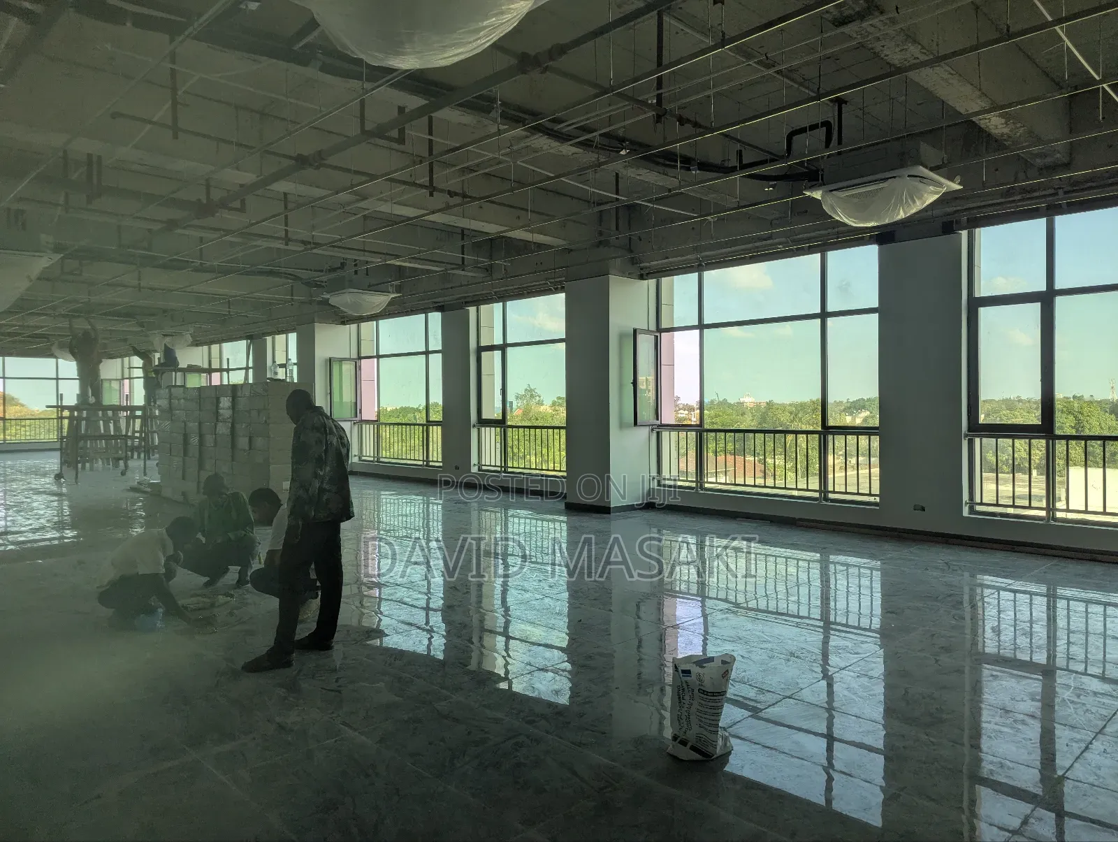 7th Floor, 190 Sq M Office for Rent in the Peninsula
