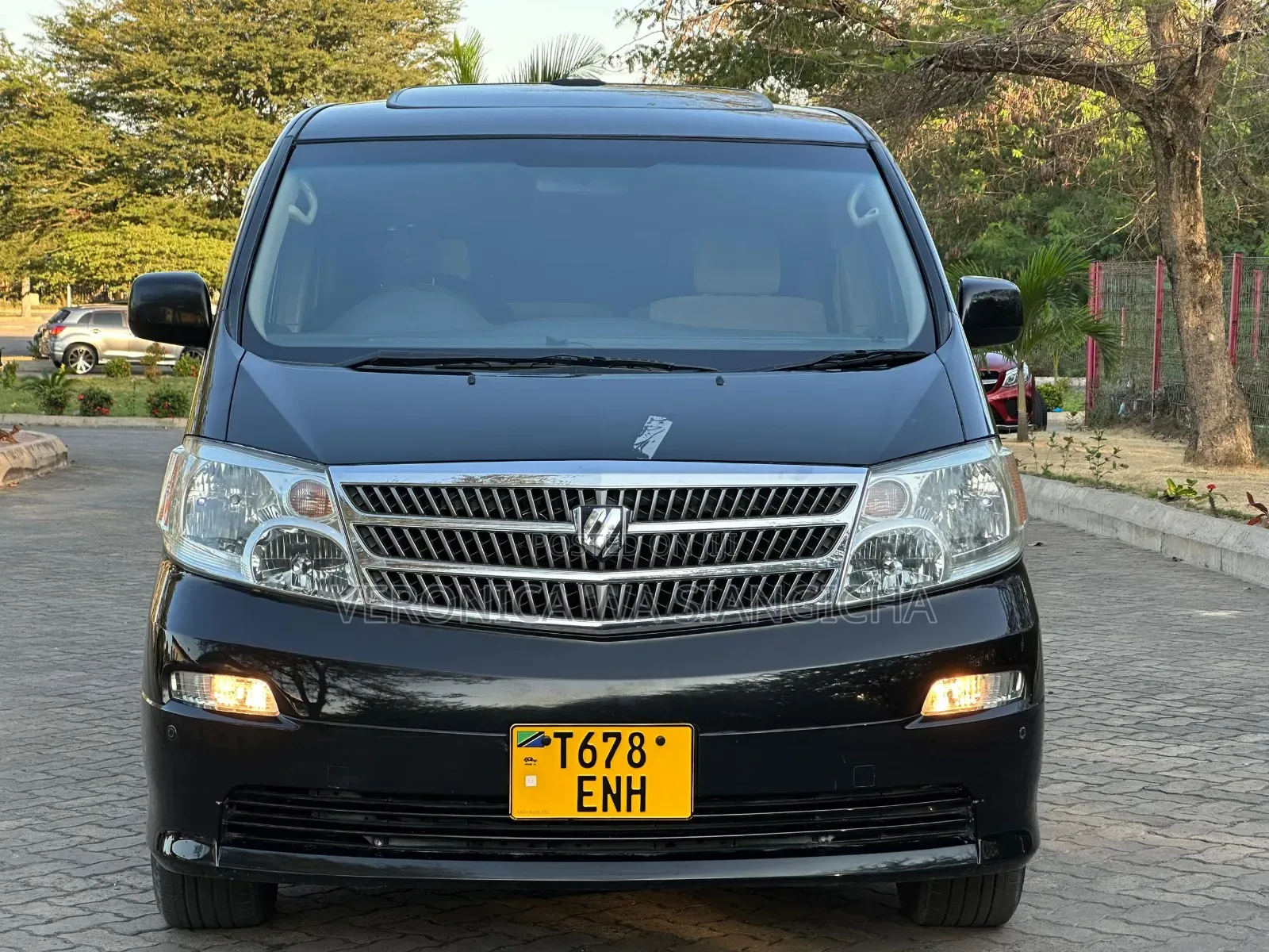 Toyota Alphard 2004 Black