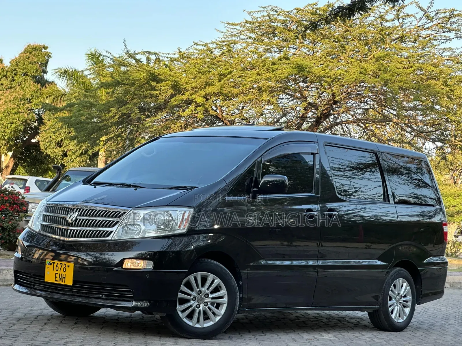 Toyota Alphard 2004 Black