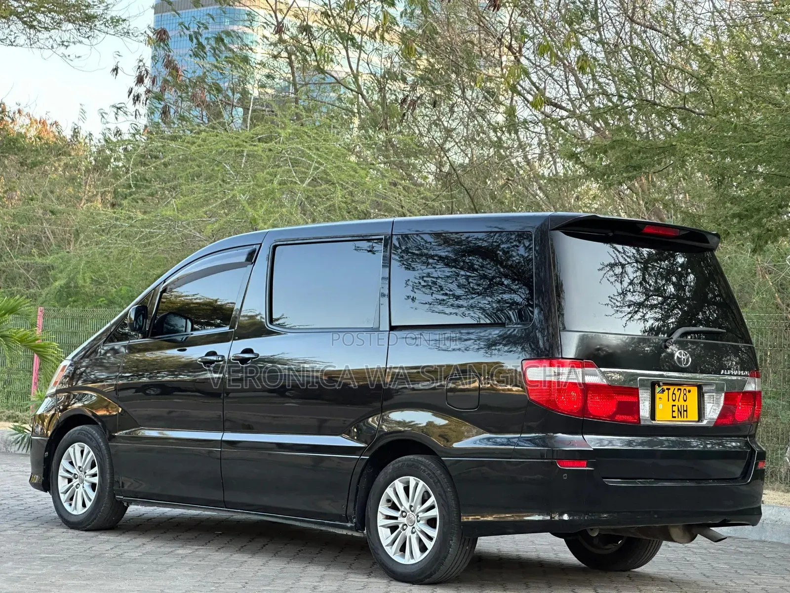 Toyota Alphard 2004 Black