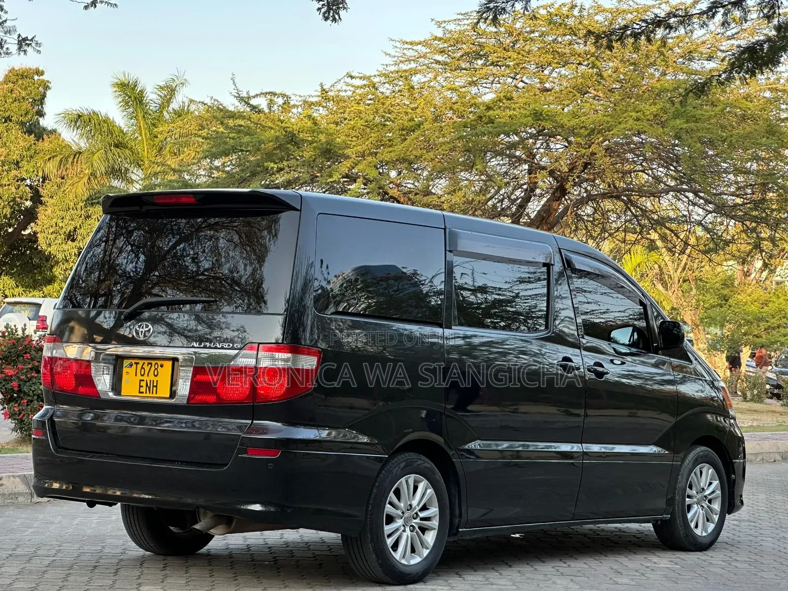Toyota Alphard 2004 Black