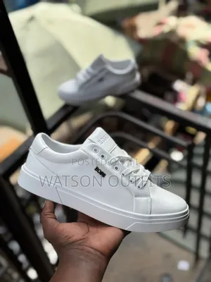 Men's Shoe Sneakers Purely Well-Leathered Very Very Smart and Classic
