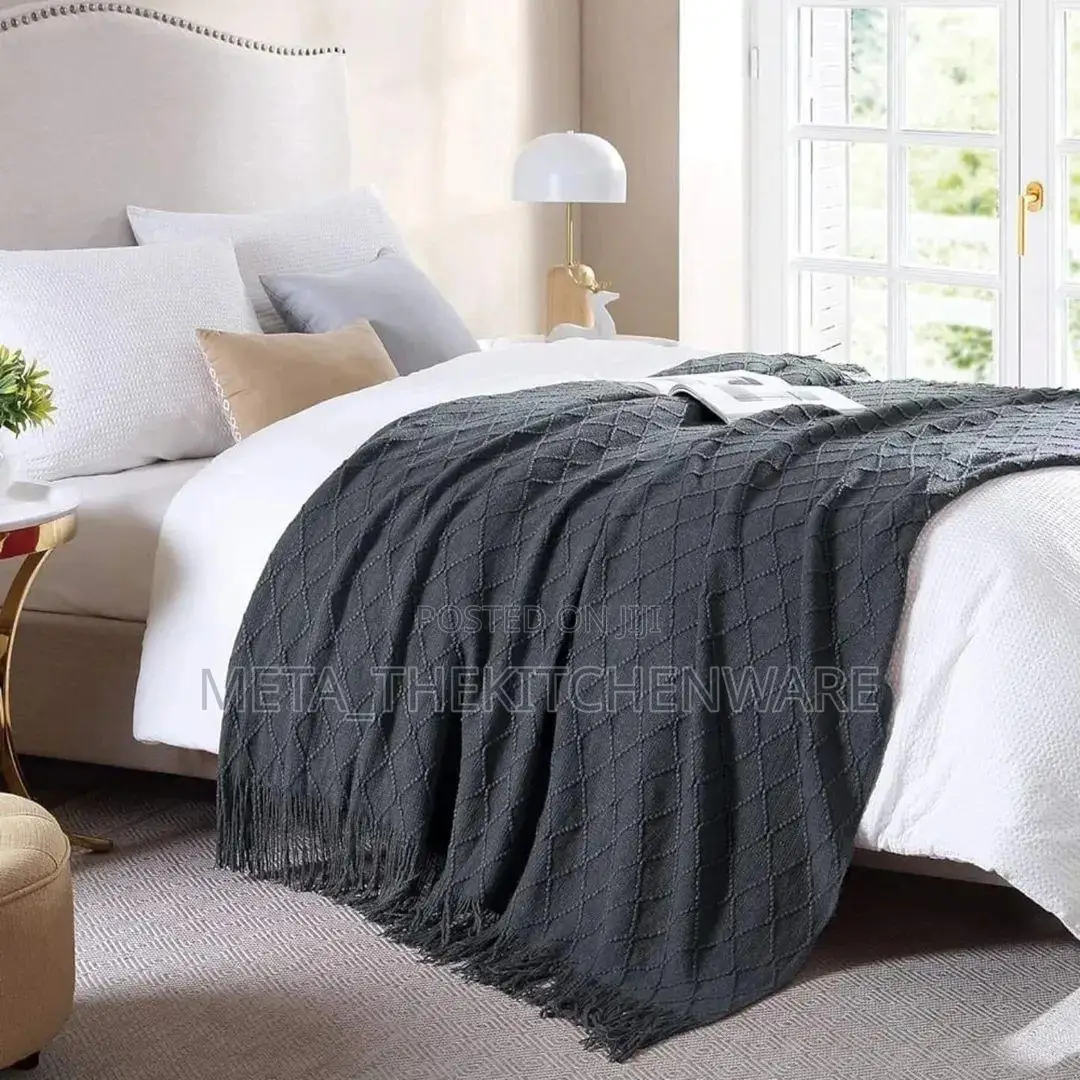 High Quality Knitted Throw Blankets (127 X 152)Cm