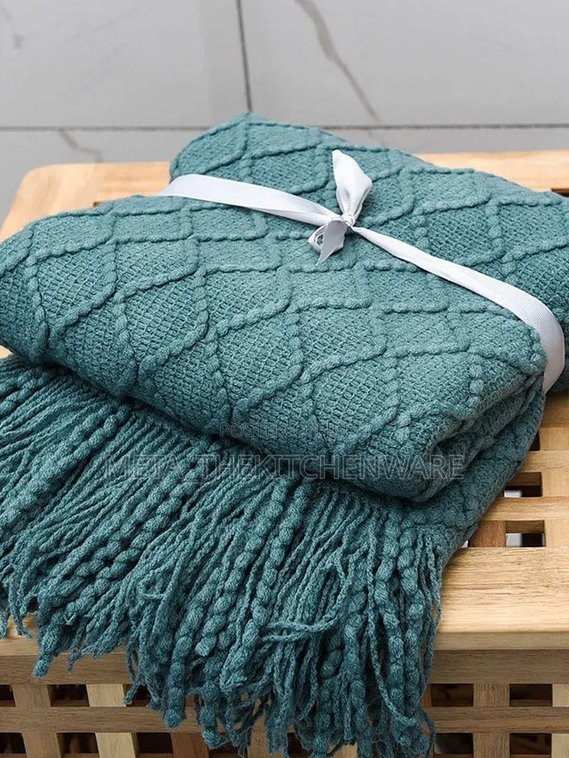 High Quality Knitted Throw Blankets (127 X 152)Cm
