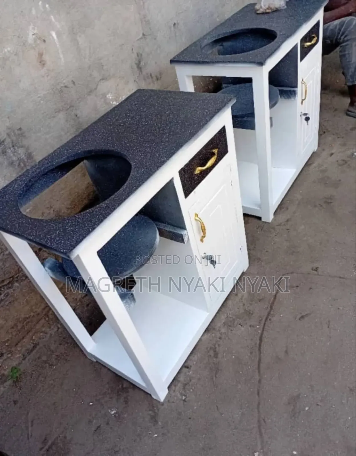 Nauza Kitchen Cabin Mlango 1