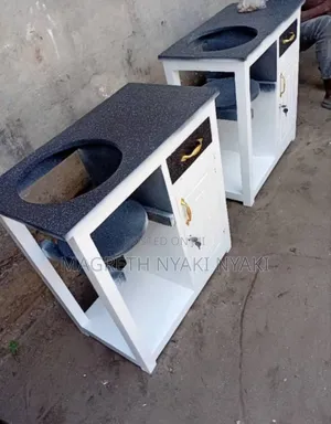 Nauza Kitchen Cabin Mlango 1