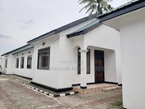 9bdrm Apartment in Mchakama Real Estate, Segerea for sale