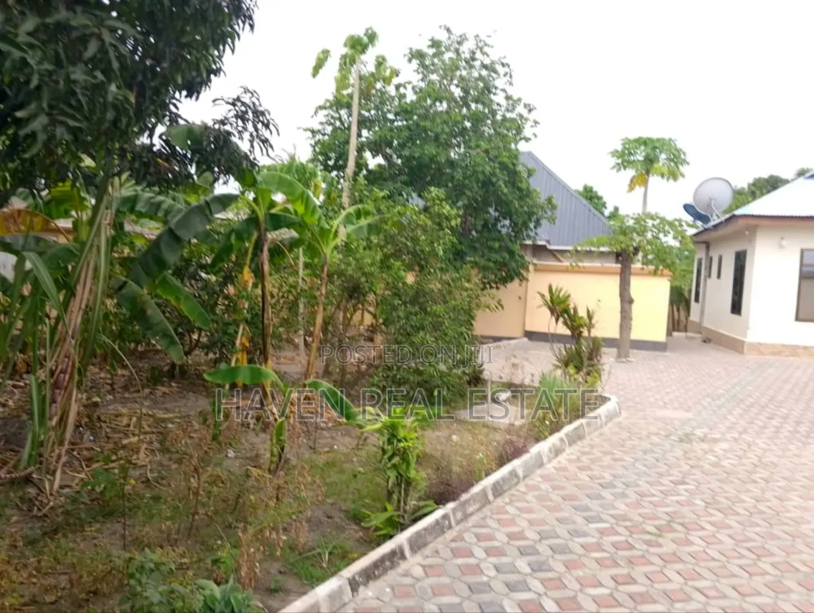 3bdrm House in Goba for sale
