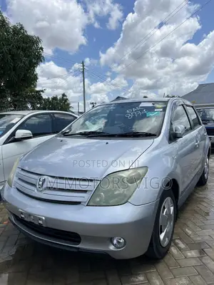 Toyota IST 2003 Silver