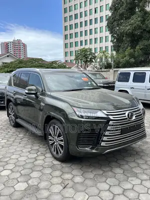 Lexus LX 2024 Green