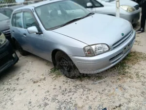Toyota Starlet 2000 Silver