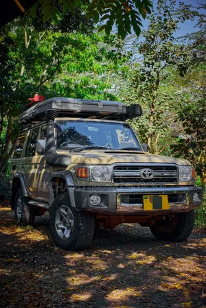 Toyota Land Cruiser 2022 Beige