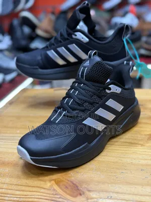 Men's Shoe Sneakers Very Very Smart and Extremely Classic