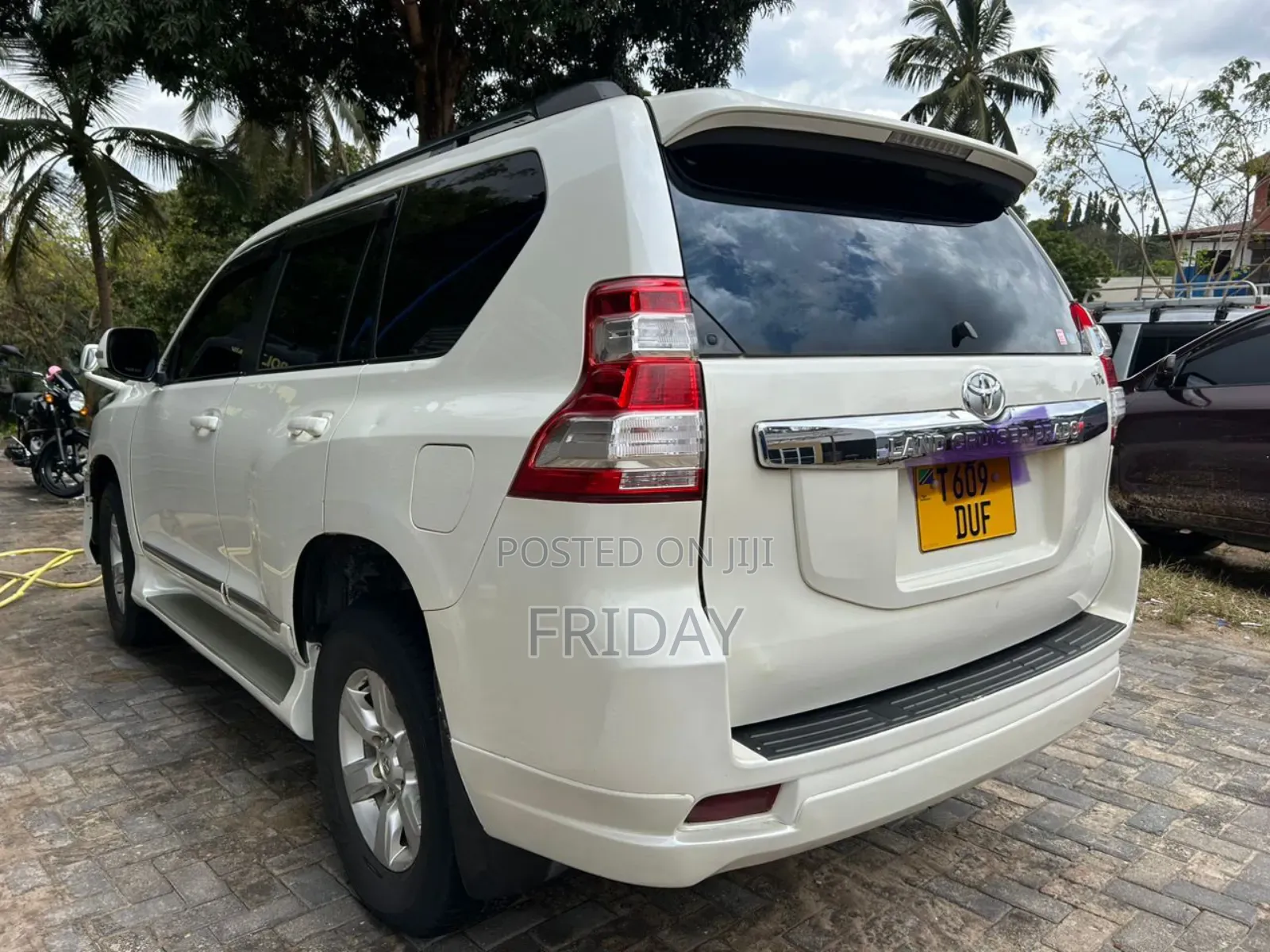 Toyota Land Cruiser Prado 2012 White