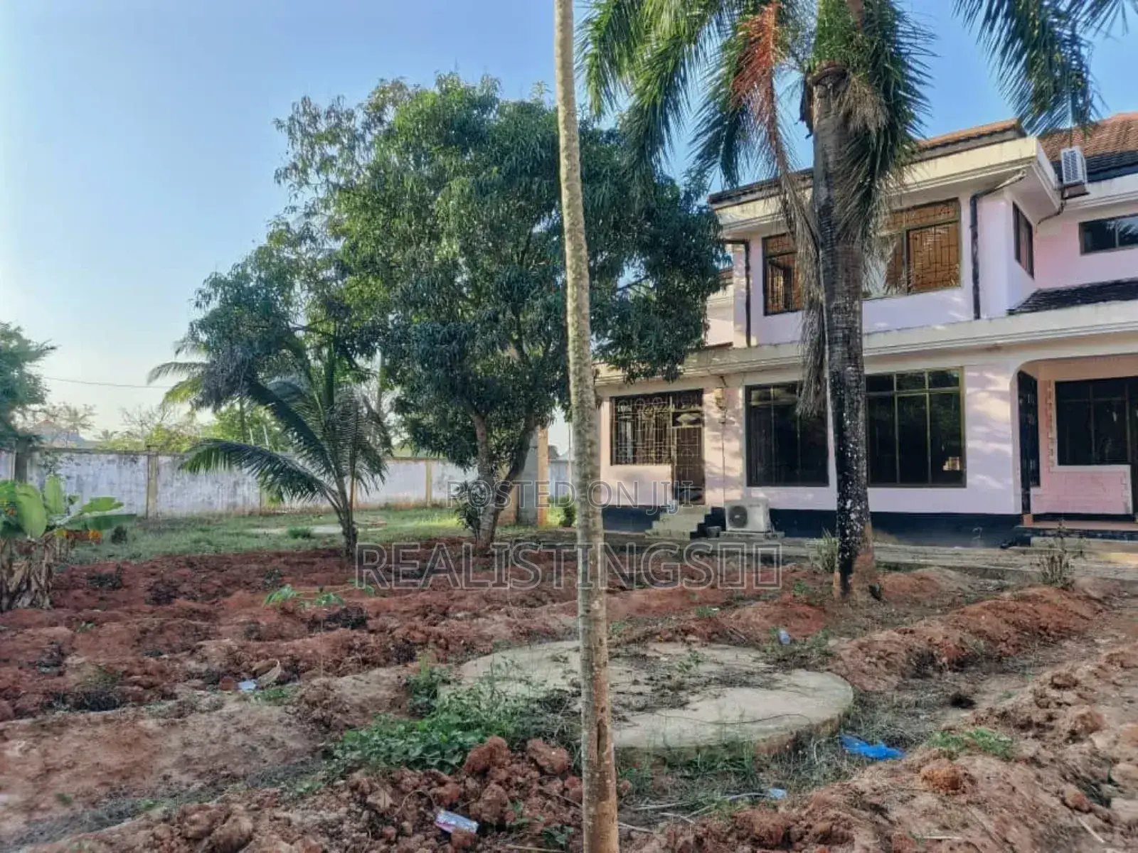 6bdrm Mansion in Pugu for sale