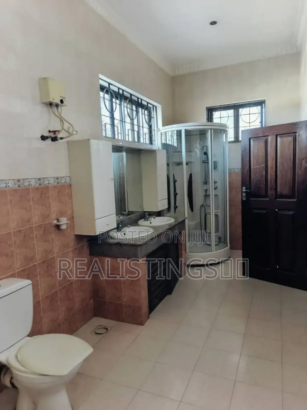 6bdrm Mansion in Pugu for sale