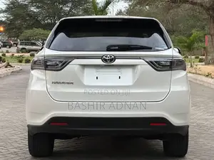 Toyota Harrier 2.0 2015 White